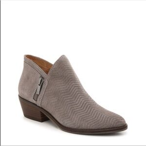 Lucky Brand Gray Textured Ankle Booties LP-FHUNA size 7.5